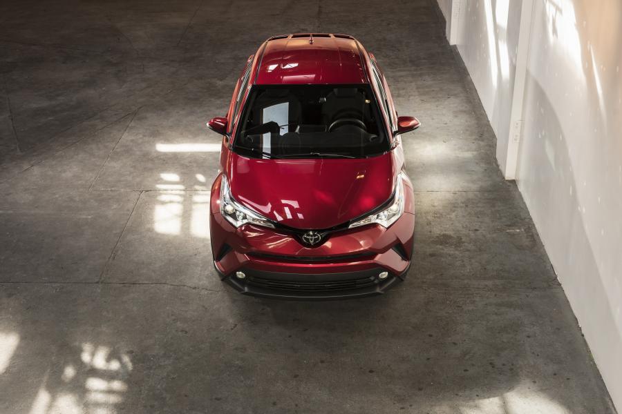  Toyota C-HR 2017 года  (NA) (фото 15 из 44)